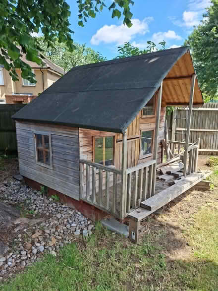 Photo of free Summer house/wendy house. (Bearton SG5) #1