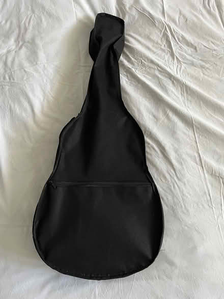 Photo of free Beginners guitar (Bromley BR1) #1