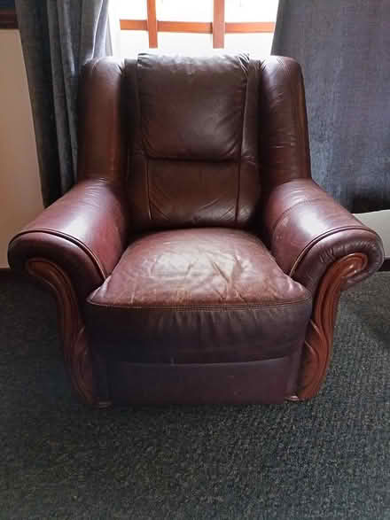 Photo of free 3 piece suite (Newton, Hyde) #3