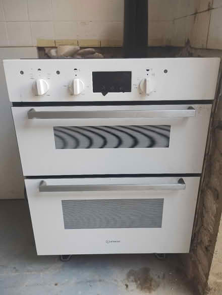 Photo of free Indesit oven (Croydon) #4