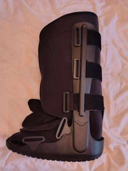 Photo of free Medical Boot (Raynes Park SW20) #1