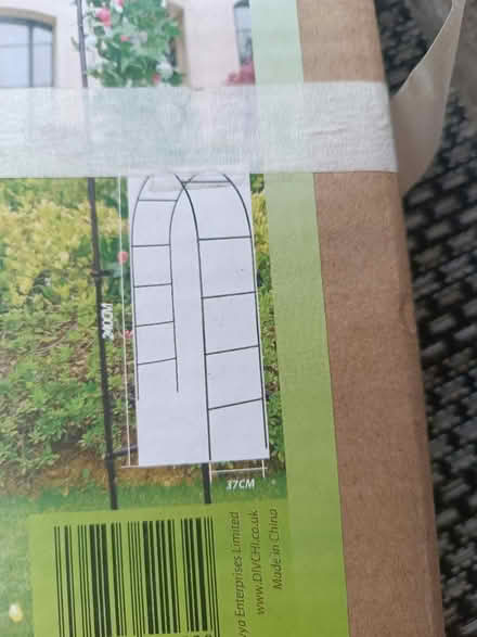 Photo of free Garden Arch - black, metal (Hanwell W7) #3