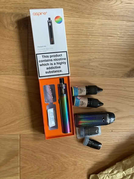 Photo of free E-cigarettes - two types (Leeds city centre, LS12) #1