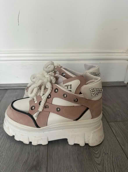 Photo of free Shoes (L8) #2