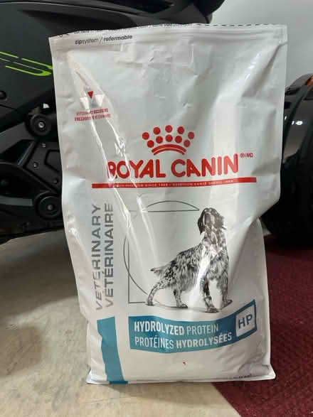 Photo of free RC Hydrolyzed Protein Dog Food (White plains) #1