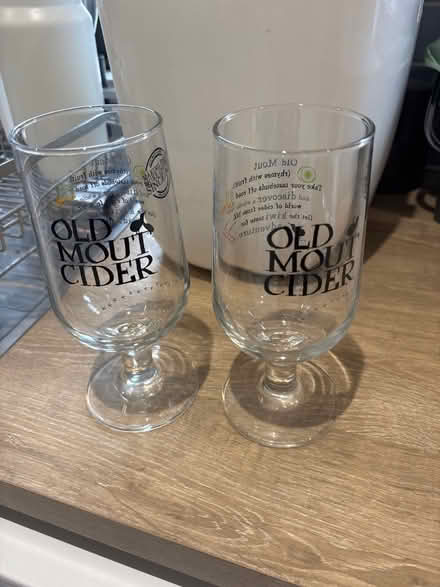 Photo of free 2 large glasses, brand new (Hanover, Brighton) #1