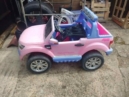 Photo of free childs motorised ride-on jeep (Lye Valley OX4) #3