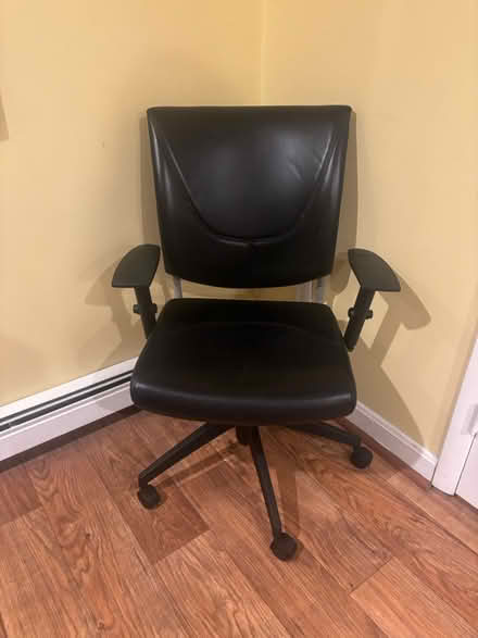 Photo of free Office Chair-Like new (Centerville) #3