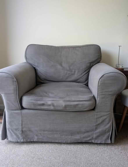 Photo of free Single sofa (Abingdon, OX14 3TD) #1