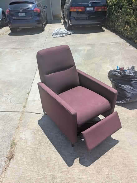Photo of free Recliner (Jason Court Vallejo) #1