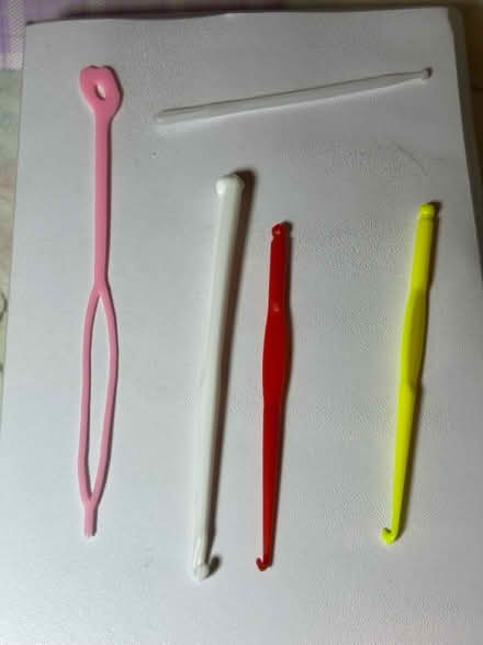 Photo of free Plastic needles (Jennetts park RG12) #1