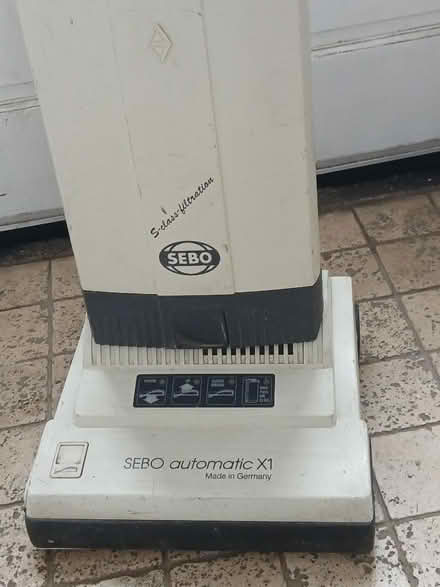 Photo of free SEBO X1 vacuum cleaner (Hartington Road BN2) #2