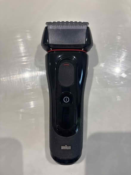 Photo of free Braun Electric Razor (Kenilworth CV8) #3