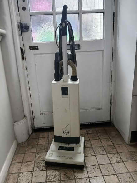 Photo of free SEBO X1 vacuum cleaner (Hartington Road BN2) #1