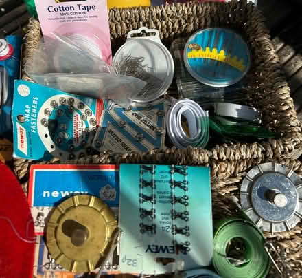 Photo of free gwnio/crefft sewing/crafting thing (Tregarth LL57) #4