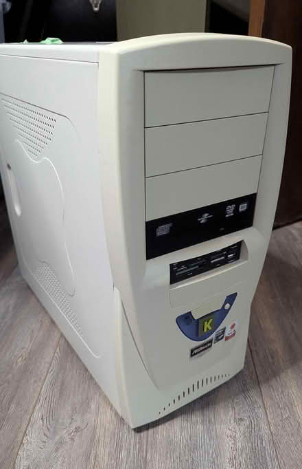 Photo of free Full sized tower PC - AMD Phenom (Carlingwood) #1