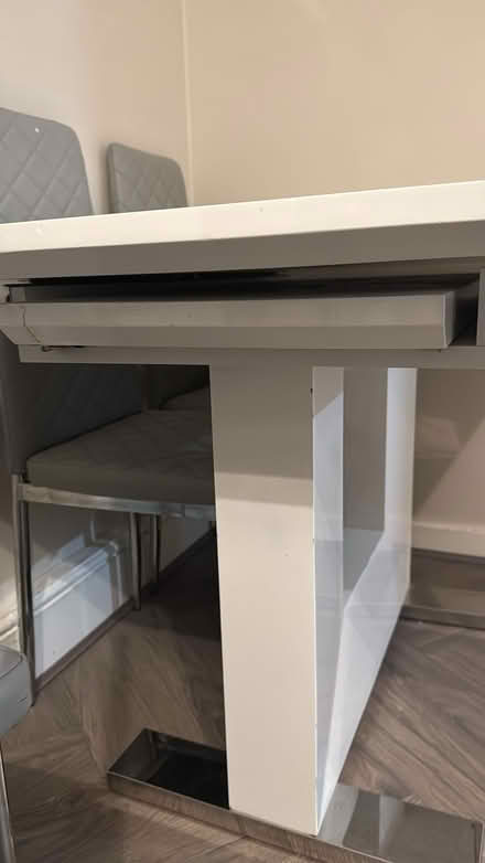 Photo of free Dining table and tv cabinet (Hanworth TW4) #2