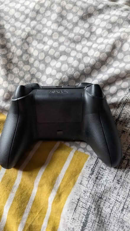 Photo of free Xbox series x controller (Twerton BA2) #2
