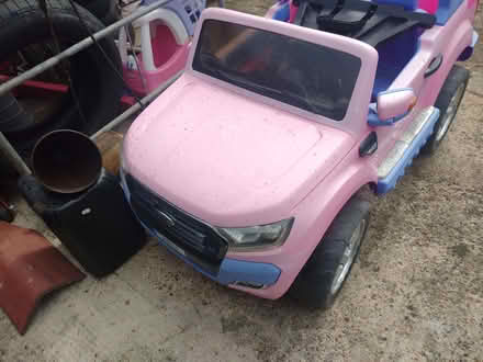 Photo of free childs motorised ride-on jeep (Lye Valley OX4) #1