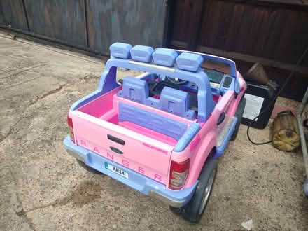 Photo of free childs motorised ride-on jeep (Lye Valley OX4) #2