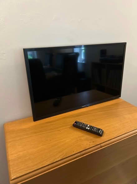 Photo of free Samsung 32 inch TV. (Digswell AL6) #1