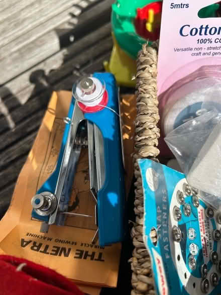 Photo of free gwnio/crefft sewing/crafting thing (Tregarth LL57) #2