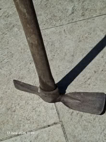 Photo of free picaxe (Sunbury on Thames) #3