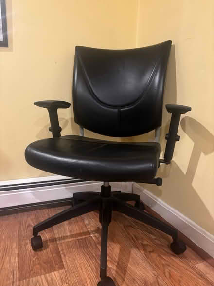 Photo of free Office Chair-Like new (Centerville) #2