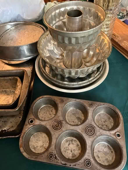 Photo of free Old metal bakeware (Croton-on-Hudson) #1
