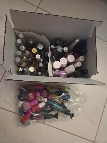 Photo of free Old nail polish for art/crafts (Yonge & Finch) #1