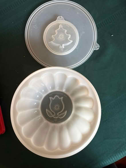 Photo of free Tupperware mold set (Croton-on-Hudson) #1