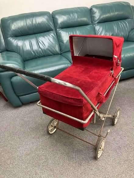 Photo of free Carrycot and wheels (Woodley RG5) #1