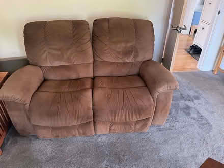 Photo of free Laz-y-Boy 2-seater electric recliner (Hunter's Hill TS14) #1