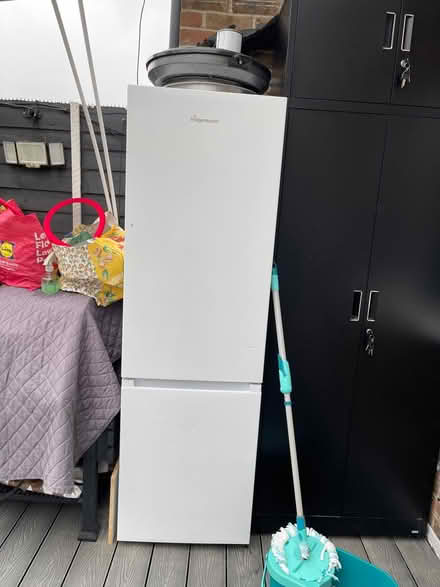 Photo of free Fridge freezer (Se15) #1