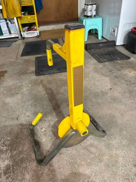 Photo of free Wheel clamp (Frome BA11) #1