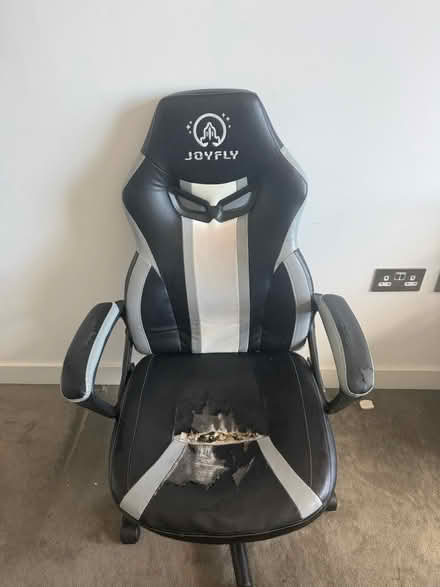 Photo of free Gaming Table & Chair (Tower Hamlets E14) #2