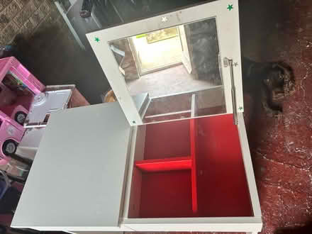 Photo of free dressing table (S35) #4