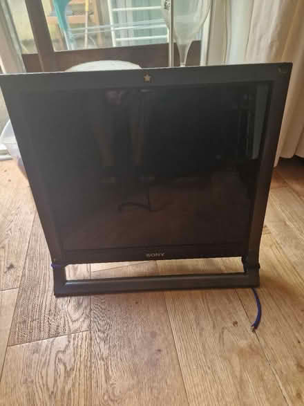Photo of free Sony computer monitor (Earls court SW5) #3