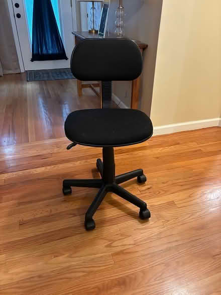 Photo of free Rolling desk chair (Saugerties) #1