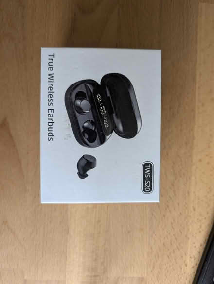 Photo of free 3 sets of earbuds (Abingdon, OX14 3TD) #3