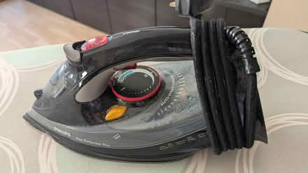 Photo of free Steam iron (SG1 old town) #1