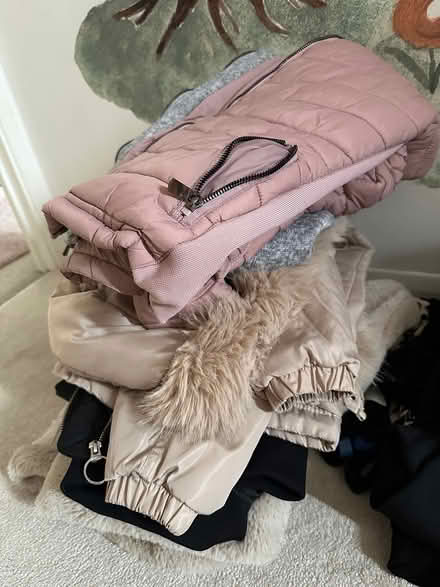 Photo of free Lots of women clothes (En7 6eb) #1