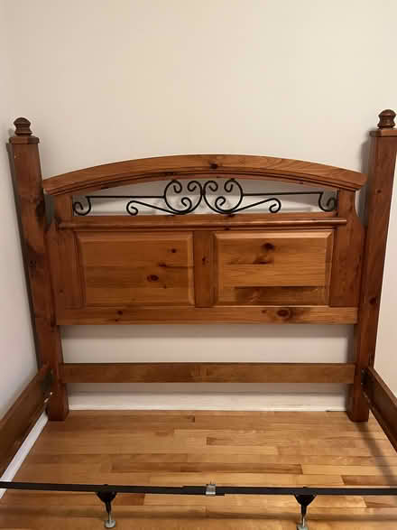 Photo of free Queen size Bed (ALta Vista Elmvale Acres) #2