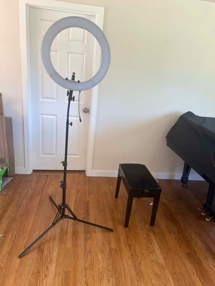 Photo of free Ring light (Redmond) #1
