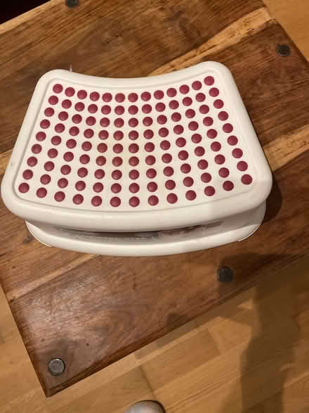 Photo of free Addis booster step hardly used (Chessington KT9) #2