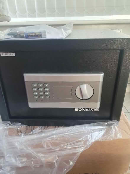 Photo of free Electronic safe (Elstow MK42) #2
