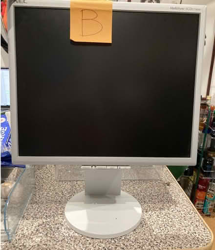 Photo of free Computer screens , computer monitors (Stainton CA11) #4