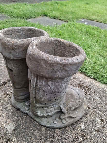 Photo of free concrete garden ornament/planter (Hay Mills B25) #3