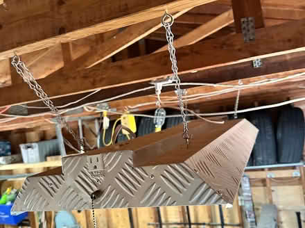 Photo of free 4' shop light (Beaverbrook) #2