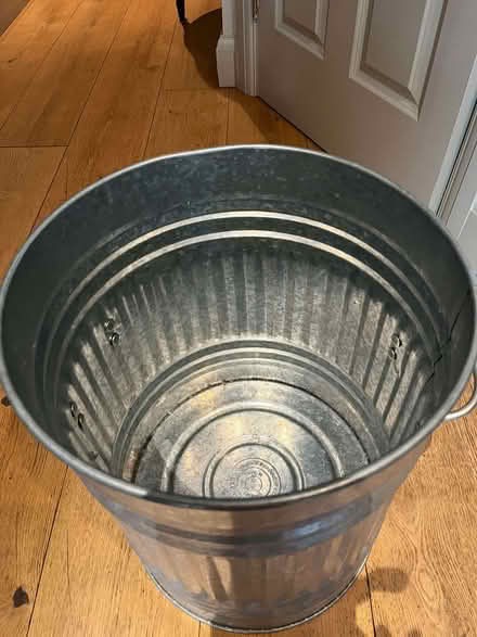 Photo of free Small dustbin (Walton Manor OX2) #2